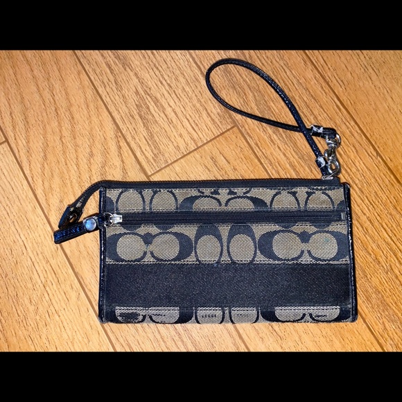 Coach Wristlet - Picture 2 of 4